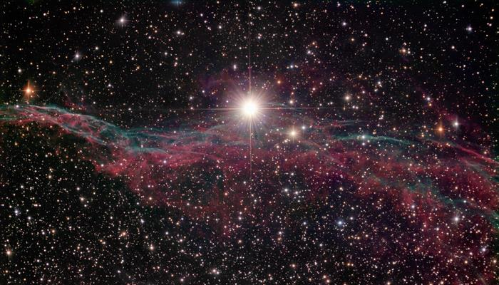 Ученые выяснили, где рождаются самые мощные вспышки света во Вселенной