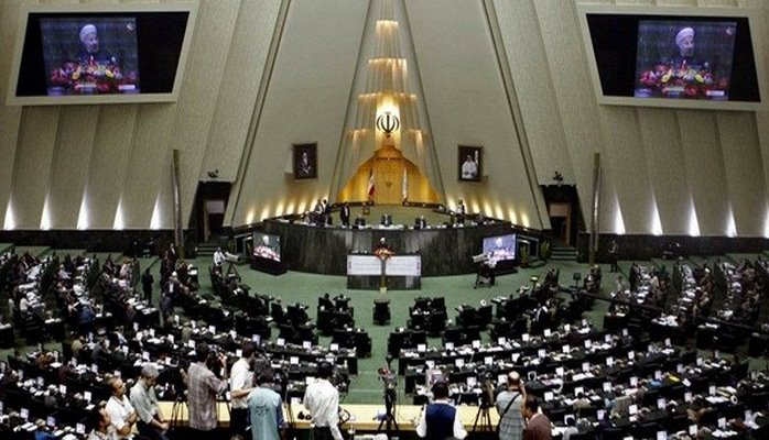 İran xarici məhsulların reklamını qadağan etdi