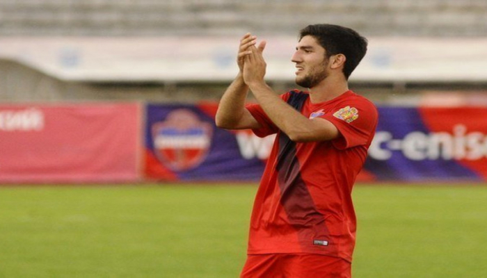 Rusiya klubu azərbaycanlı futbolçu ilə müqavilənin müddətini uzatdı