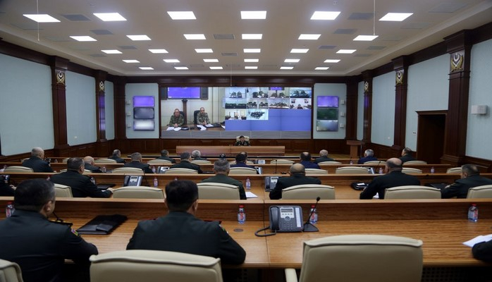 Nəcməddin Sadıkov komanda-qərargah hərb oyunlarının yekunlarına dair müşavirə keçirib