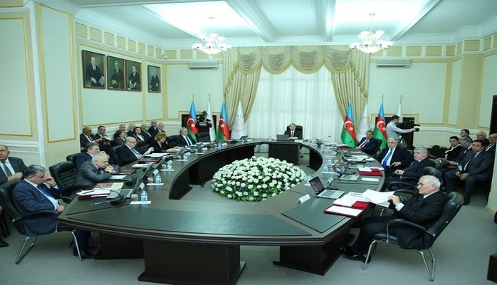 Müasir Azərbaycan xalçaşünaslığına dair məruzə dinlənilib