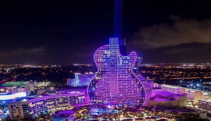 Floridada gitara formasında unikal otel açıldı