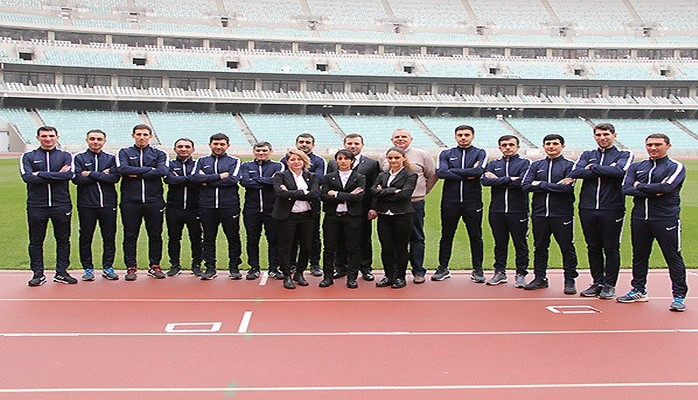 Azərbaycanın FIFA referilərinə emblemlər təqdim olunub