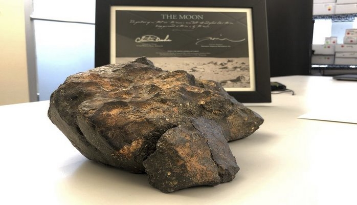 На аукционе в США продали редкий лунный метеорит за $612,5 тысяч