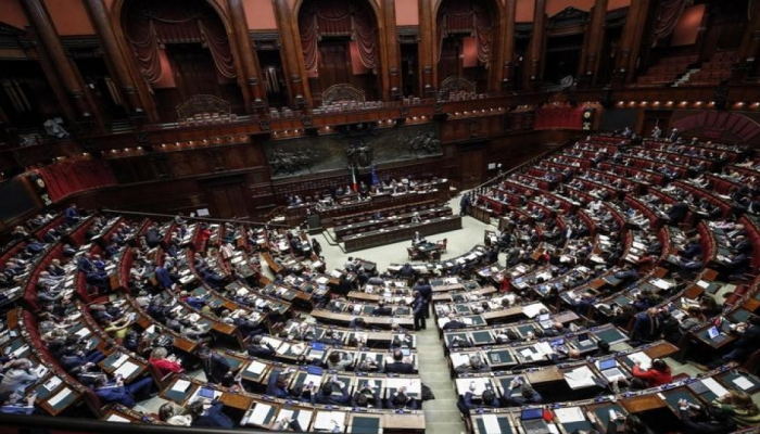 İtaliyada deputatların sayının azaldılmasına dair qanun layihəsi təsdiq olunub