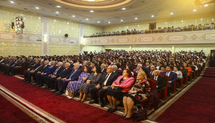 В БГУ почтили память общенационального лидера Гейдара Алиева