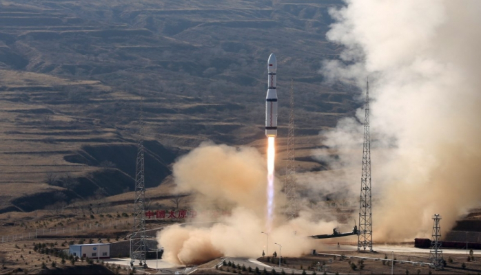 Çin bir gündə orbitə 6 peyk çıxarıb