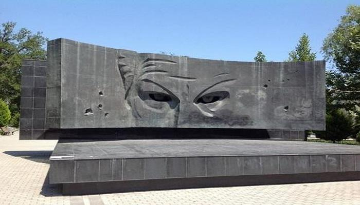 Bakıdakı heykəllərlə bağlı – Mühüm təklif