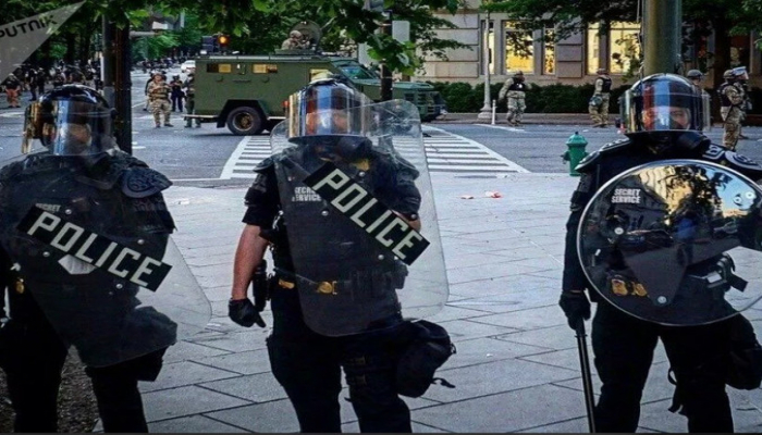 Vaşinqtonda komendant saatının vaxtı uzadıldı