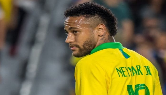 Неймар проводит 100-й матч в сборной Бразилии