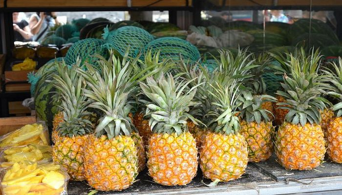 Как правильно выбрать спелый ананас на рынке и в магазине