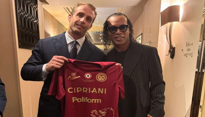 Əfsanə geri döndü: 46 yaşlı Ronaldinyo yeni müqavilə imzaladı