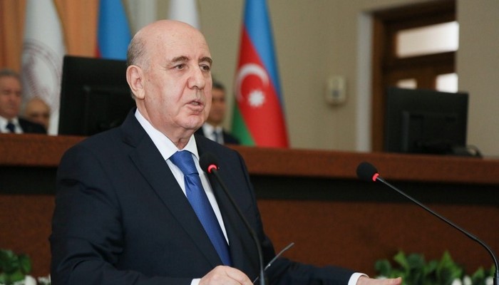 Əhliman Əmiraslanov: "Ana və uşaq ölümlərinin olmaması üçün görüləcək işlər hələ çoxdur"