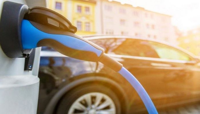 Elektromobil sahiblərinin NƏZƏRİNƏ - Yeni qərar İMZALANDI