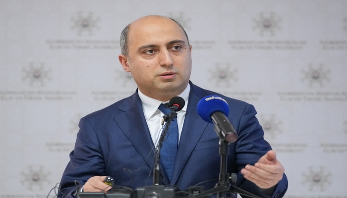 Emin Əmrullayev: Bir çox məktəblərdə neqativ hallar baş verir və bundan sığortalanmamışıq