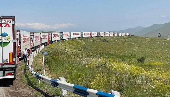 Ermənilər 19 maşınla Xankəndiyə əslində nə gətirir? - Detallar