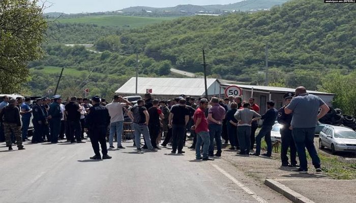 Ermənistan-Gürcüstan yolunda hərəkət bərpa edilib