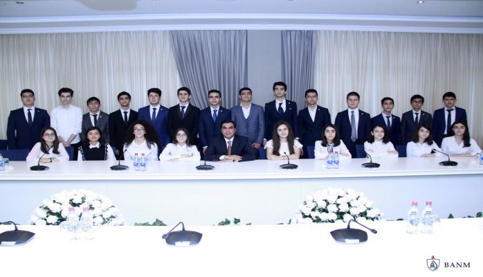 Бакинская высшая школа нефти заняла одно из лидирующих мест по числу президентских стипендиатов