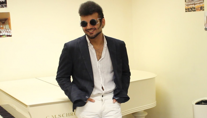 Araz: Fransız xanımla evli idim, ona görə heç bir qızla tanış olmurdum