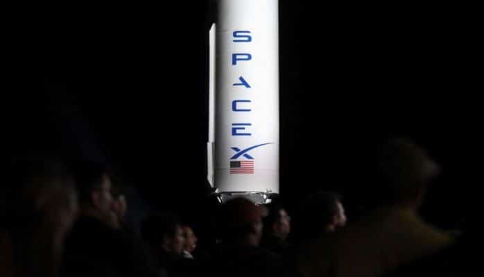 Turistləri kosmosa aparacaq uçuş aparatı təqdim edildi