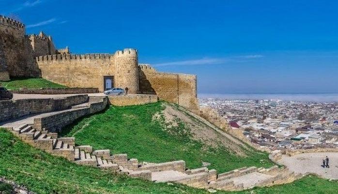 Bakı Uşaq Teatrı Dərbəndə gedir