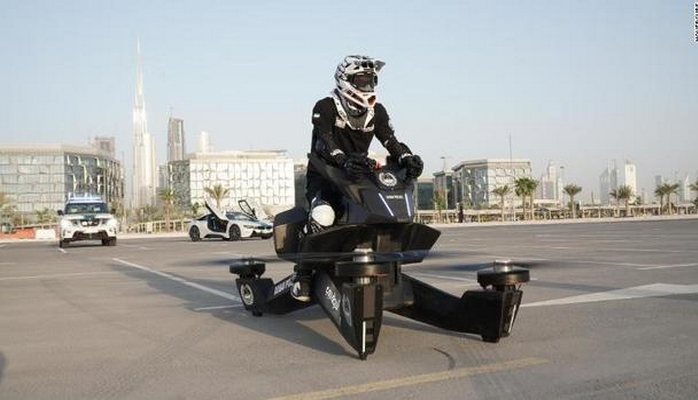 Dubay polisi uçan motosikllərə keçir