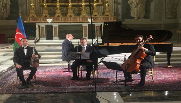 İtaliya Prezidentinin Sarayında Azərbaycan musiqisi konserti keçirilib