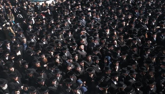 İnternet və telefonu rədd edən yəhudinin - 100 minlik cənazə törəni