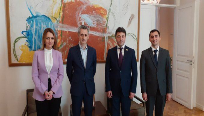 Посол Франции встретился с главой азербайджанской общины Нагорно-Карабахского региона Азербайджана