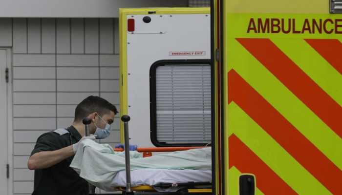 Britaniyada bir gündə koronavirusdan 324 nəfər ölüb