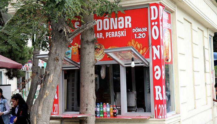 Toyuq dönəri satışına qoyulan qadağa götürülüb