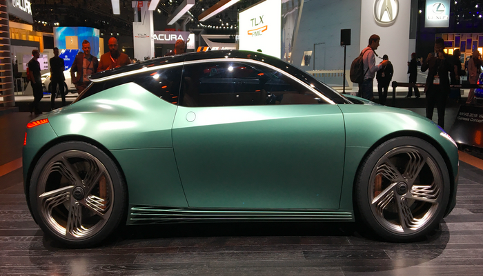 Azərbaycanlı gəncin dizayn etdiyi qeyri-adi avtomobil ABŞ-da təqdim edildi