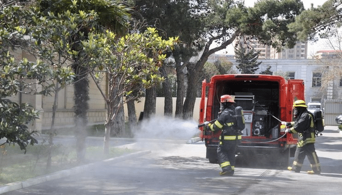 FHN Bakı küçələrini belə dezinfeksiya edir