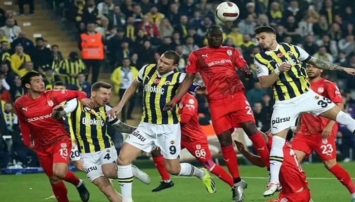“Fənərbağça” çempionluq yarışında “Qalatasaray”la xal fərqini azaltdı