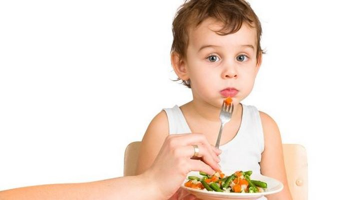 Uşaqlar yemək istəmitsə nə etməli?