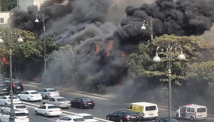 FHN: "Heydər Əliyev prospektində yanğın 250 kv. m. ərazini əhatə edib"