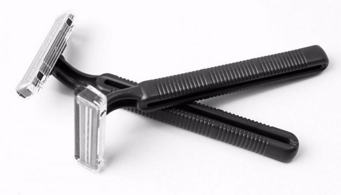 Физики выяснили причину недолговечности одноразовых бритв