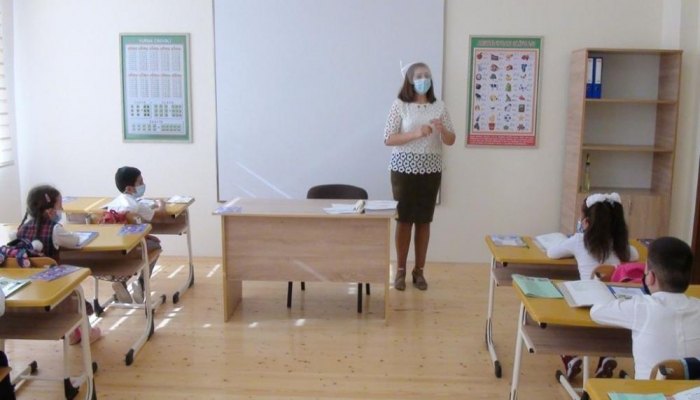 Nazirlər Kabineti: Dövlət təhsil müəssisələrinə fəaliyyət göstərmələri üçün lisenziya tələb olunmur