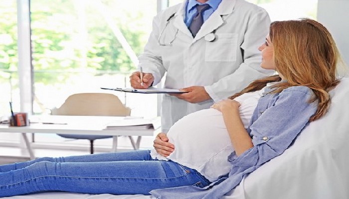 Фруктоза признана крайне опасной для беременных и кормящих женщин