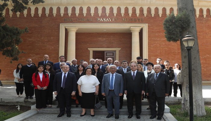 Gəncədə görkəmli yazıçı, ədəbiyyatşünas alim və pedaqoq Mir Cəlal Paşayevin 115 illik yubileyinə həsr olunmuş tədbir keçirilib