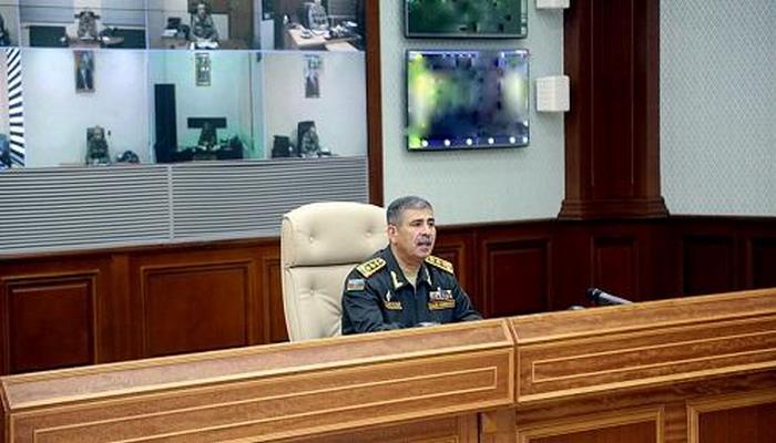 General müşavirə keçirdi, göstərişlər verdi