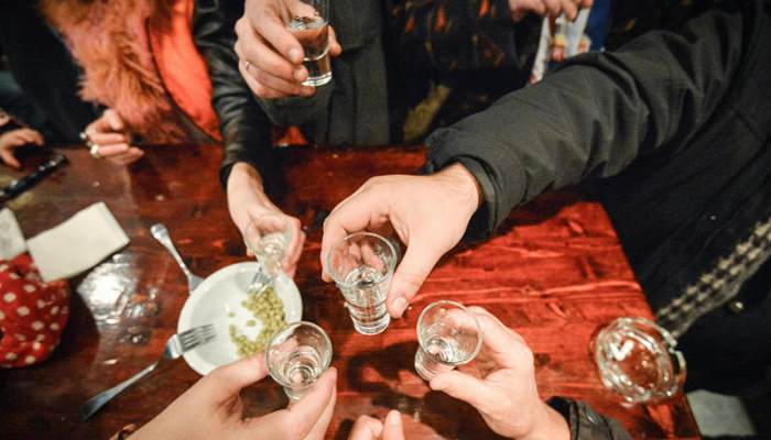 Alkoqoldan istifadə koronavirusu ağırlaşdıra bilər