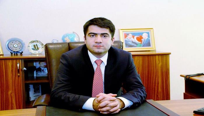 İcra başçısı tanınmış aparıcı ilə evlənir