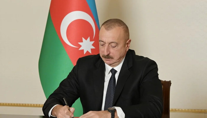 İlham Əliyev bəzi diplomatlara yeni rütbələr verdi - SİYAHI