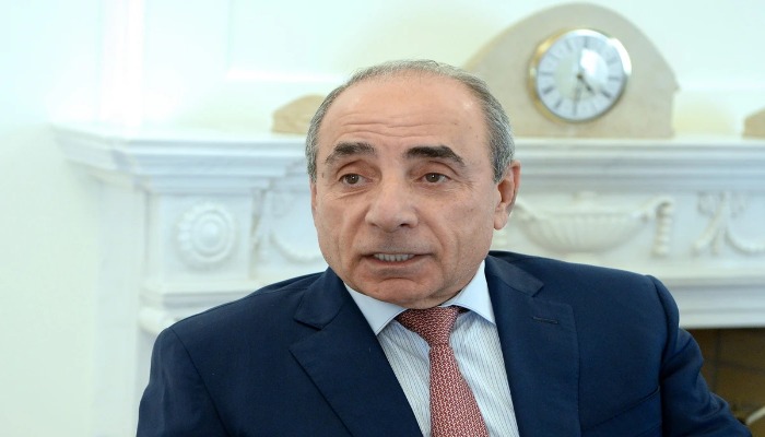 İlham Əliyev Yaqub Eyyubovu təltif etdi