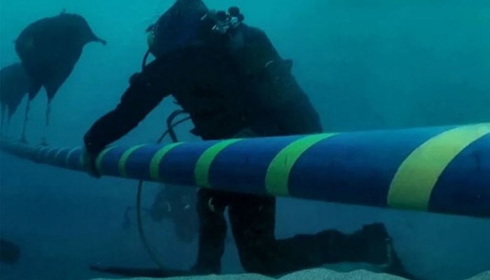 İnstaqramla feysbuk buna görə çökübmüş - Kabeli kəsiblər