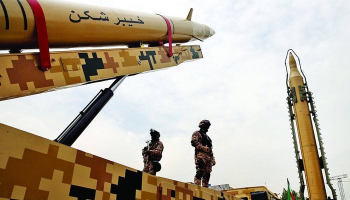 İran İsrailə ballistik raketlər atıb