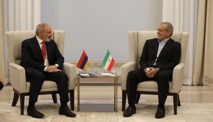 İran və Ermənistan arasında bir sıra sənədlər imzalanıb