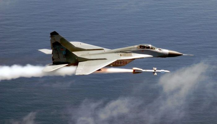 İsrail qırıcıları Hizbullahın hərbi obyektlərinə hücum etdi