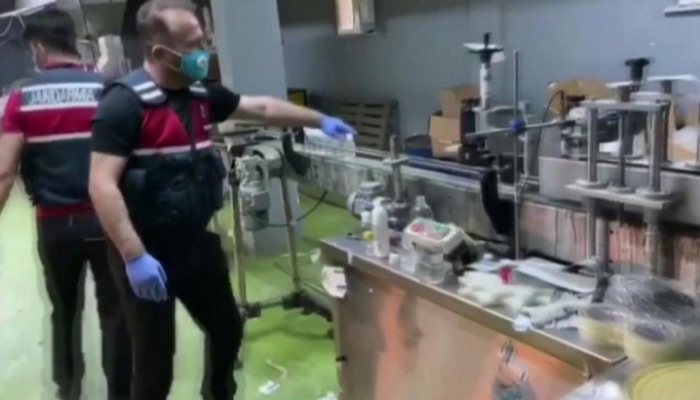 İstanbul'da 45 bin litre sahte dezenfektan ele geçirildi